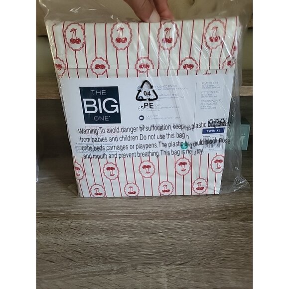 The Big One Extra Soft Sheet Set Size Twin XL Red Cherries Cherry 3 Piece Set - Picture 4 of 5